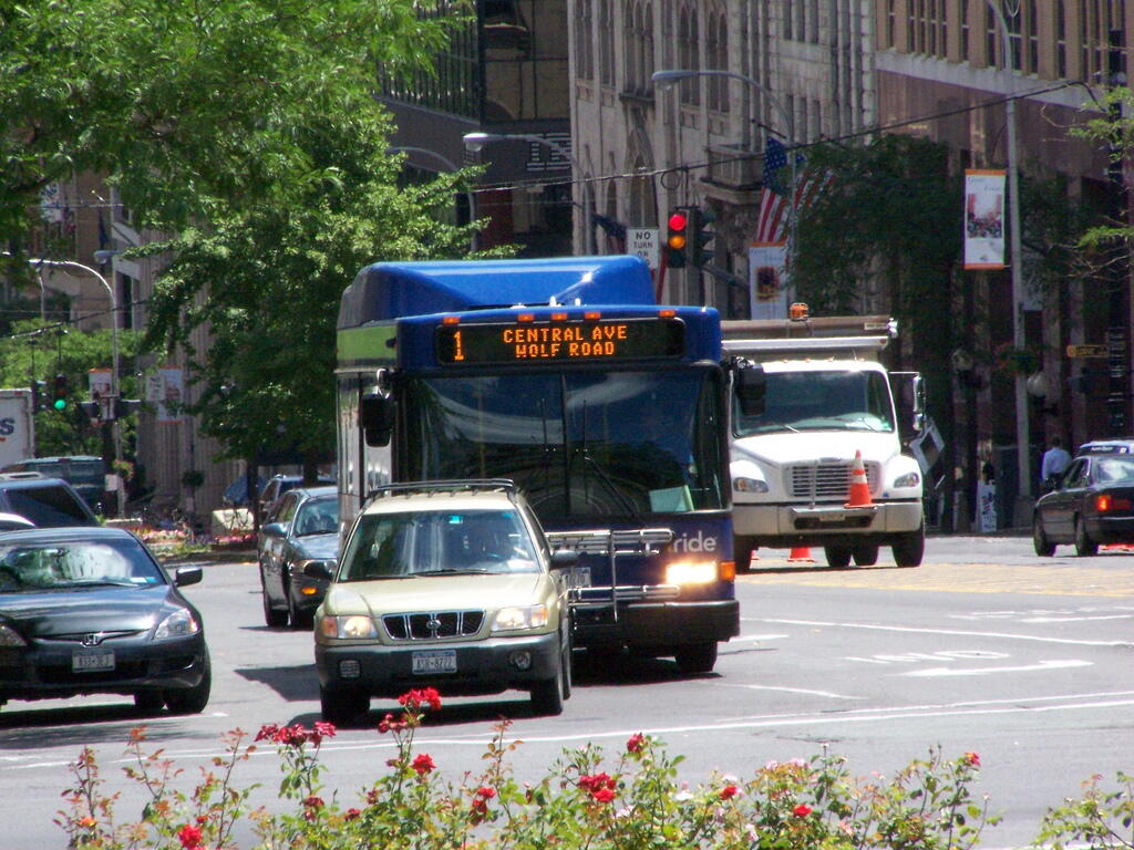 Photo: Hybrid Bus