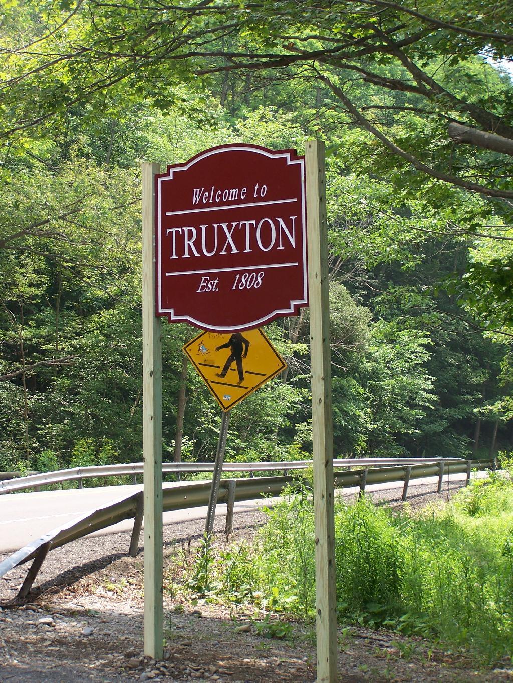 Photo: Town of Truxton Sign Photo: Town of Truxton Sign