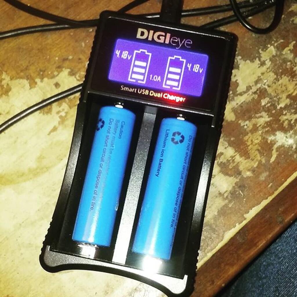 Photo: Got 18650 battery charger and batteries Photo: Got 18650 battery charger and batteries