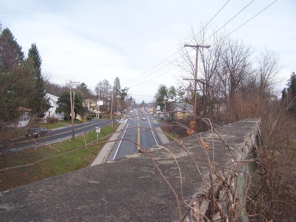 Photo: Delaware Avenue Railroad Bridge (East) Photo: Delaware Avenue Railroad Bridge (East)