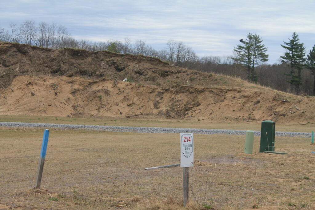 Photo: 214 Woodlawn Court Photo: 214 Woodlawn Court