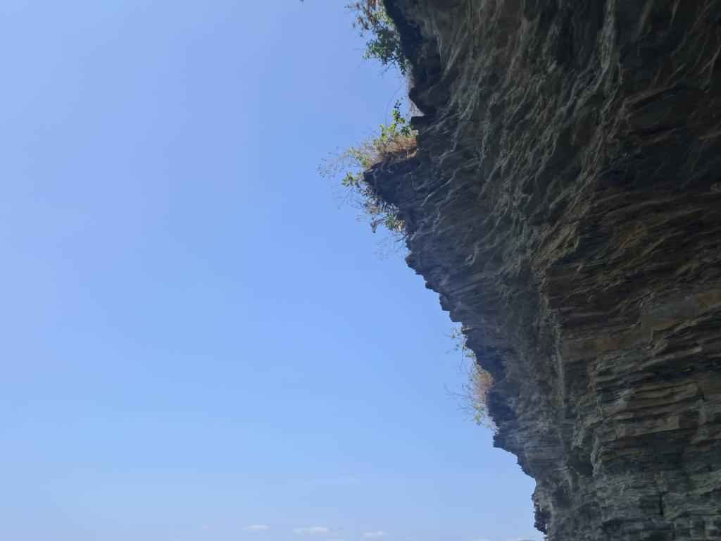 Photo: Cliff Photo: Cliff