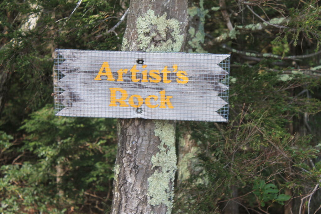 Photo: Artist Rock Sign