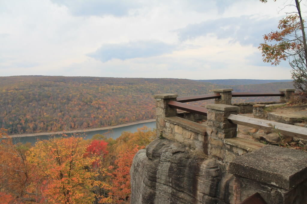 Photo: Rim Rock Rail