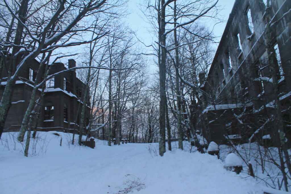 Photo: Between the Annex and Main Building