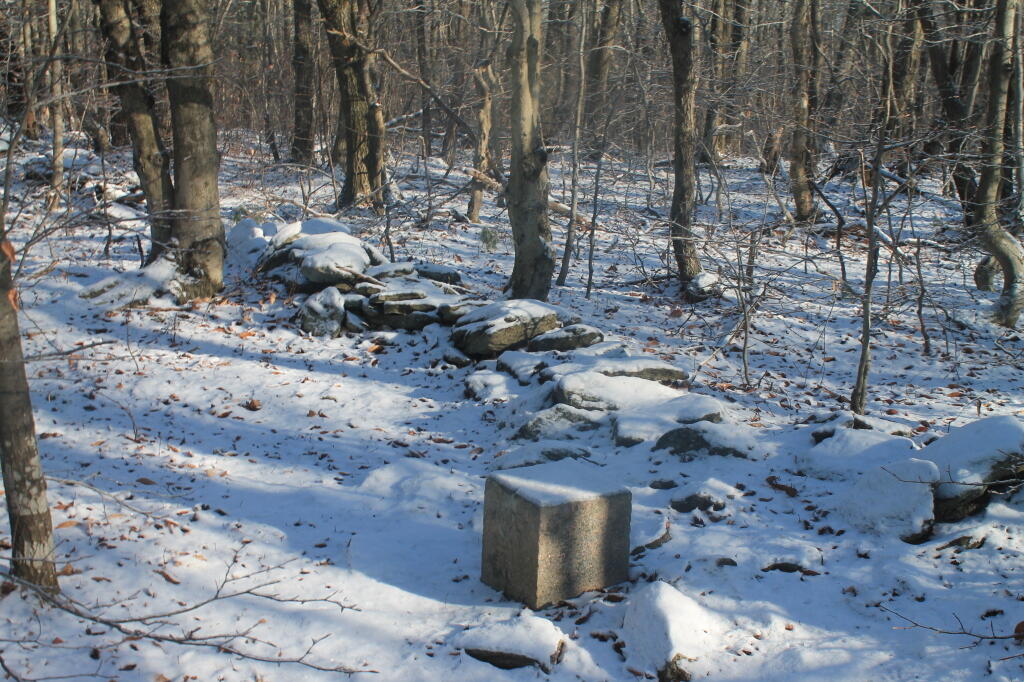 Photo: Massachussets - New York Marker Photo: Massachussets - New York Marker