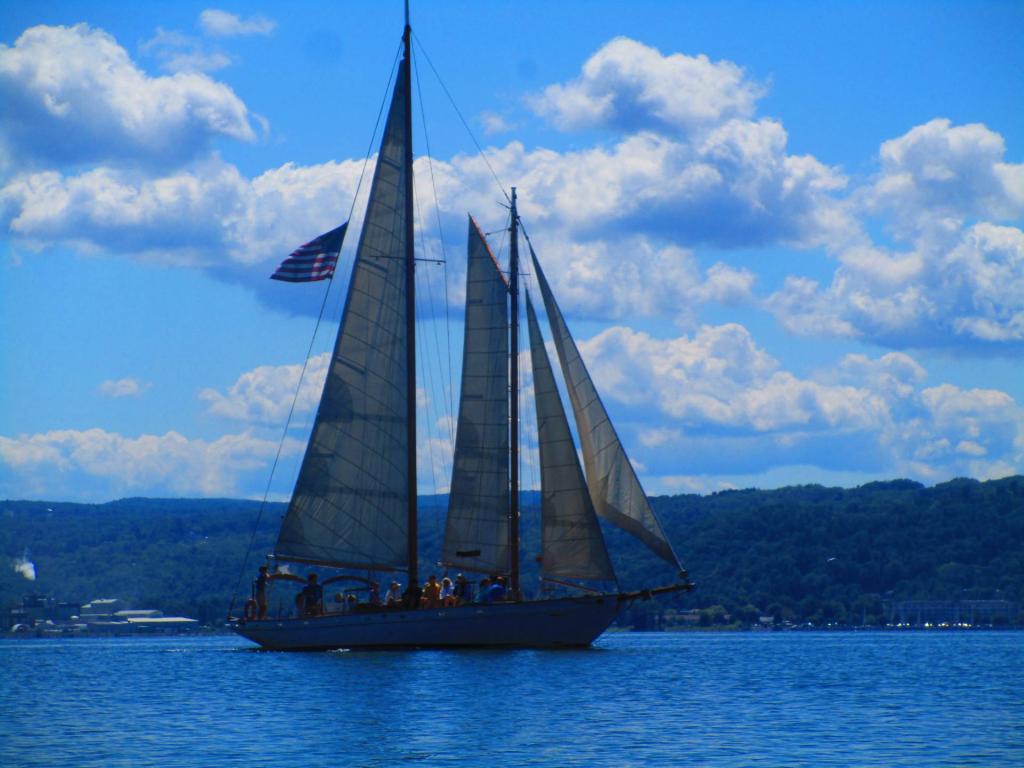 Photo: Sloop Photo: Sloop