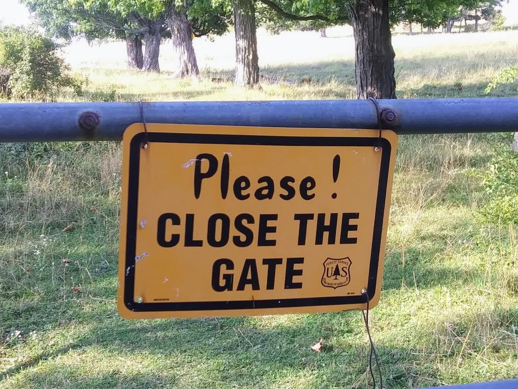 Photo: Please close the gate Photo: Please close the gate