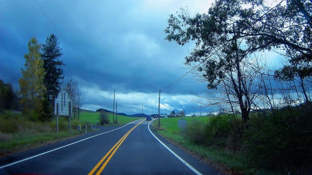 Photo: Crossing into West Virginia Photo: Crossing into West Virginia
