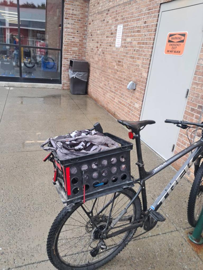 Photo: The sad desprate individual with a SuperDuty took his bike grocery shopping  [Expires June 8 2026]
