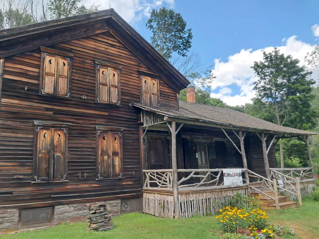 Photo: Woodchuck Lodge Photo: Woodchuck Lodge
