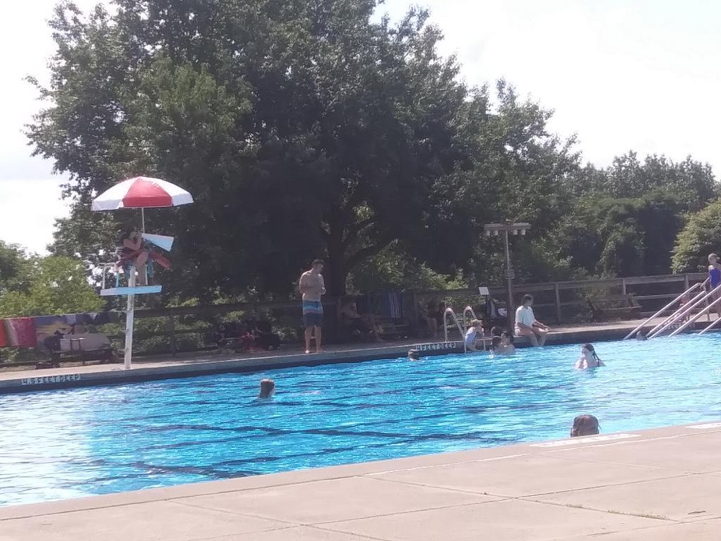Photo: Definitely a really nice day at the pool 🏊🏻♂️ Photo: Definitely a really nice day at the pool 🏊🏻♂️